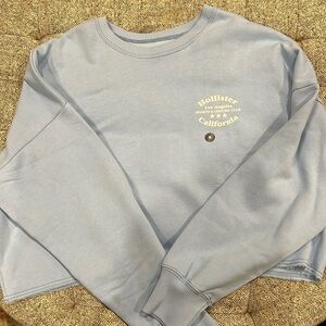 NWT Hollister girls  crewneck sweatshirt size medium